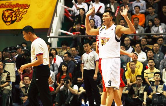 2012-2013CBA总决赛G3: 广东VS山东