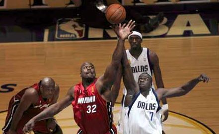 2005-2006NBA总决赛第一场：小牛VS热火