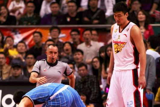 2011-2012CBA总决赛G3: 广东VS北京