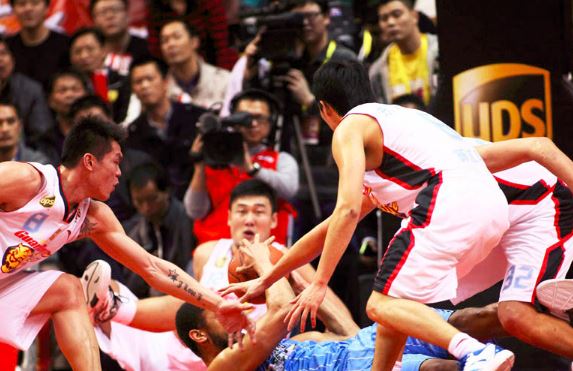 2011-2012CBA总决赛G2: 广东VS北京