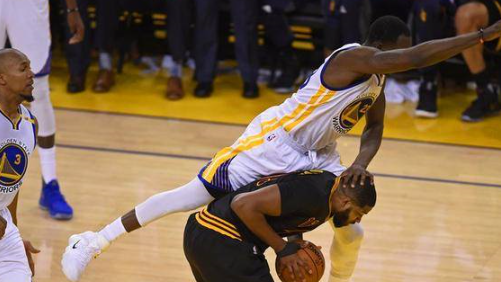 没进NBA最佳阵容，克莱怒了：我的防守碾压他们！