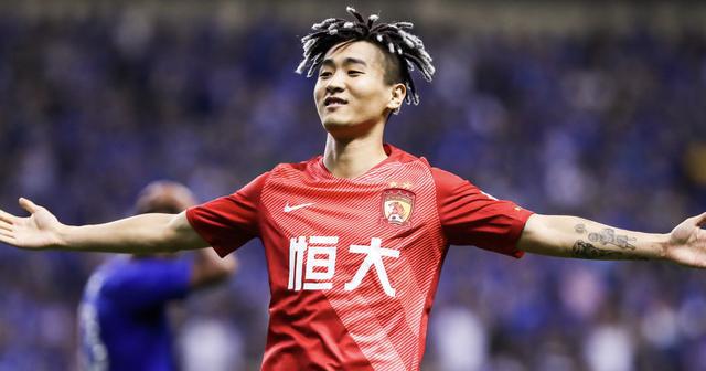 紧跟武磊步伐！韦世豪目标远大变成熟 拿到金靴后再考虑留洋