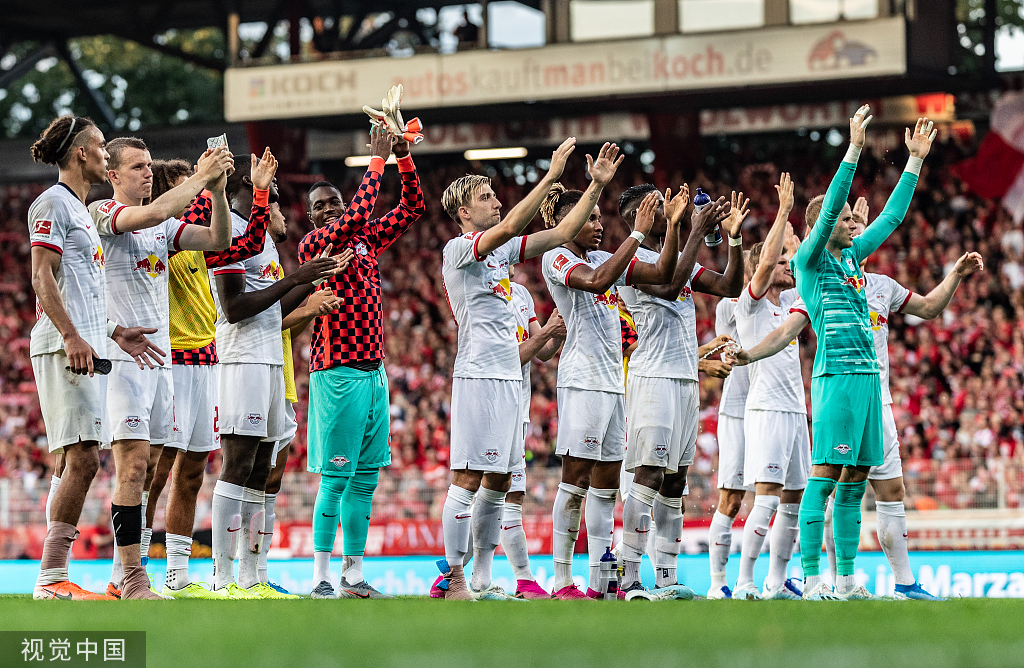 德甲32岁神帅又造经典：霸气4-0！小魔头1射3传
