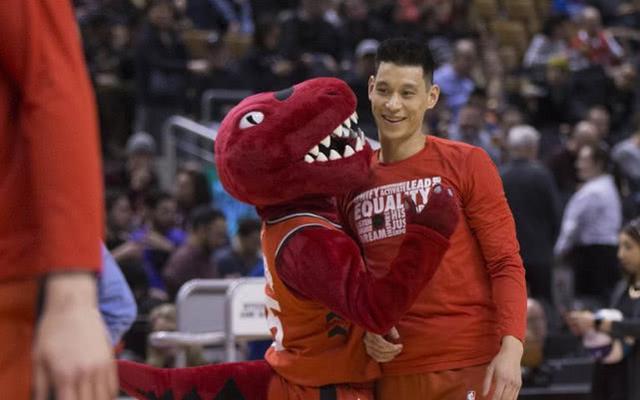 没有得到NBA合同，频繁接触CBA，签约特步，林书豪真要来CBA？