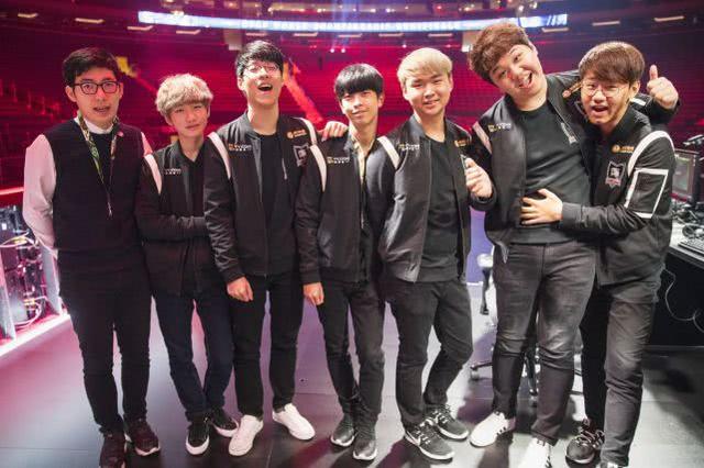 去不了S9，小花生自娱自乐：去欧洲看雪山，依旧美颜盛世