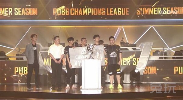 虎牙全程直播PCM大师赛：4AM战队再次冲击冠军荣耀