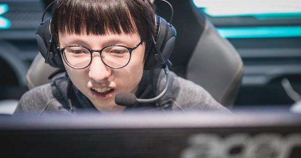 MLXG欧服被封号？前职业选手被制裁 直播掉线引热议