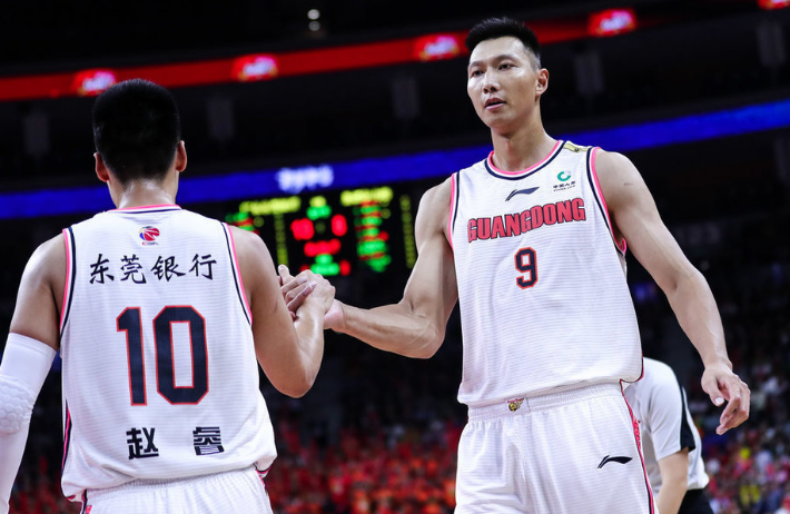 CBA国家德比！全场27三分+8人20+两队58犯3人毕业 粤疆献顶级盛宴