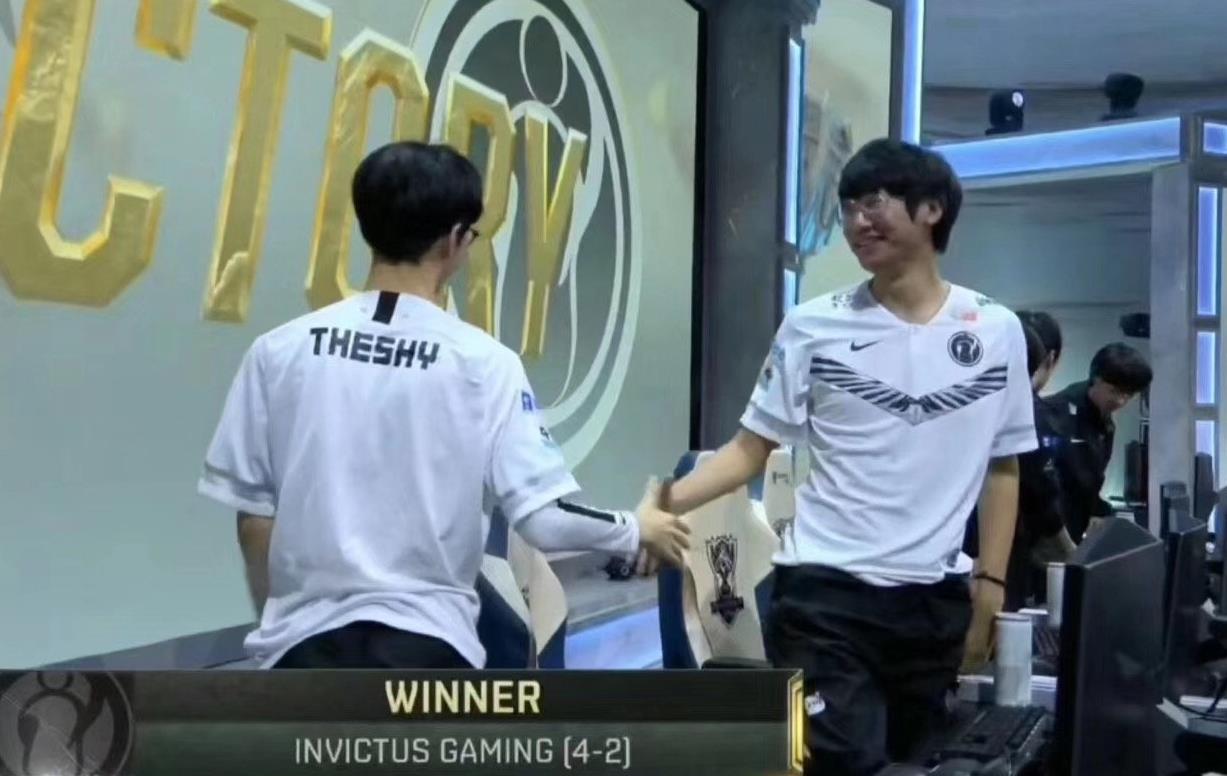 Ning接受采访：和Theshy赛后握手 是因为我很想念他