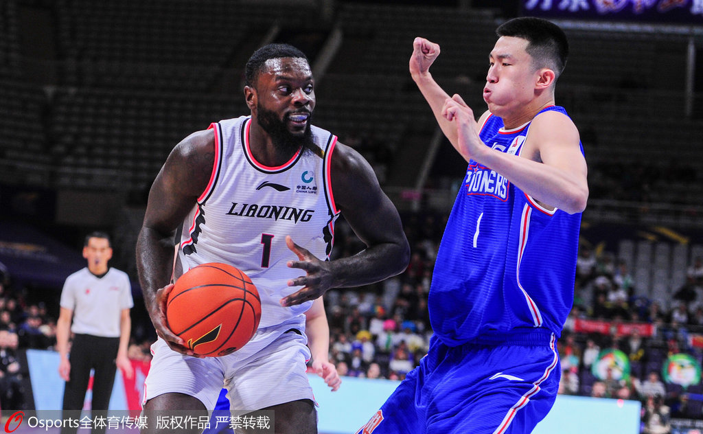 对位偶像!天津小将被芬森撞飞嘴部缝针:因他选1号