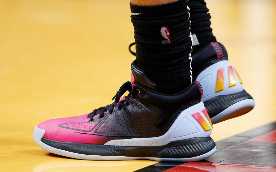 今日球鞋：拉文上脚Adidas罗斯10，巴特勒上脚AJ 28