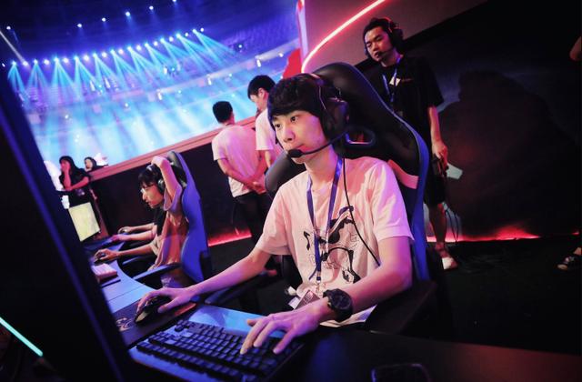 FPX再现LPL一号种子魔咒？历届世界赛仅RNG在揭幕战赢过