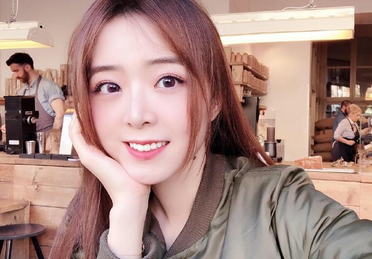 余霜和小珏接二连三被偷 马德里的窃贼是盯上LPL了？