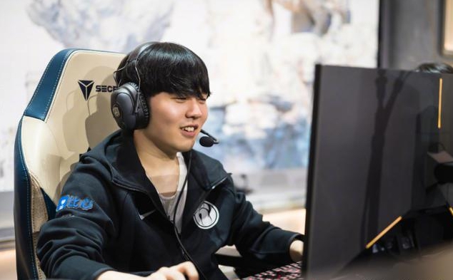 IG上中虽猛 但想要继续赢JKL必须觉醒