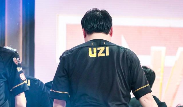 RNG战队首发四人合约即将到期 UZI跟Karsa续约成疑