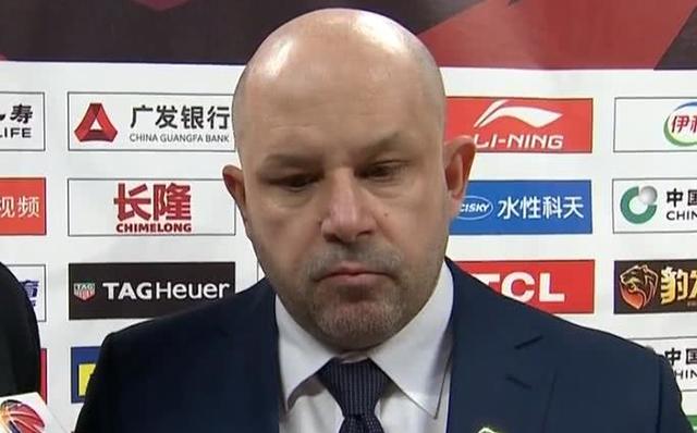 林书豪打出CBA最差一战引热议，赛后调查将近9成认为他该让位休息