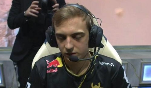 G2碾压DWG杀进4强 赛后不忘口嗨对手